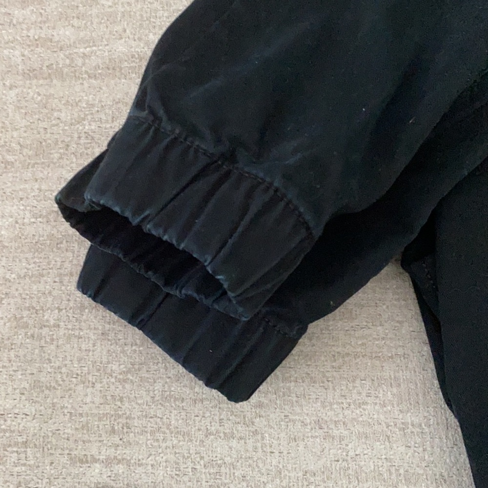 Mens Old Navy black jogger. Size XS EUC. - Picture 3 of 11